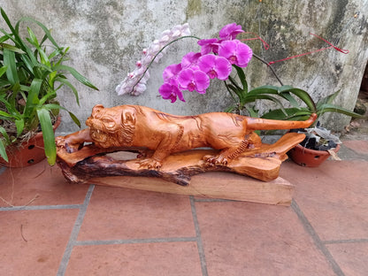 Hổ Gỗ Hương -  Tượng Hổ Phong Thủy Trấn Thạch