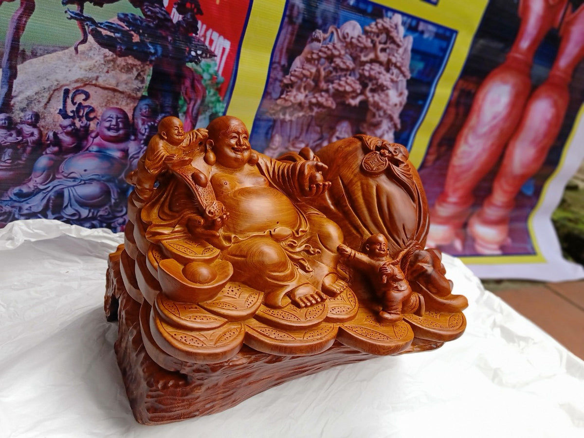 Di Lặc Ngồi Bên Bao Tiền Chiêu Tài Lộc