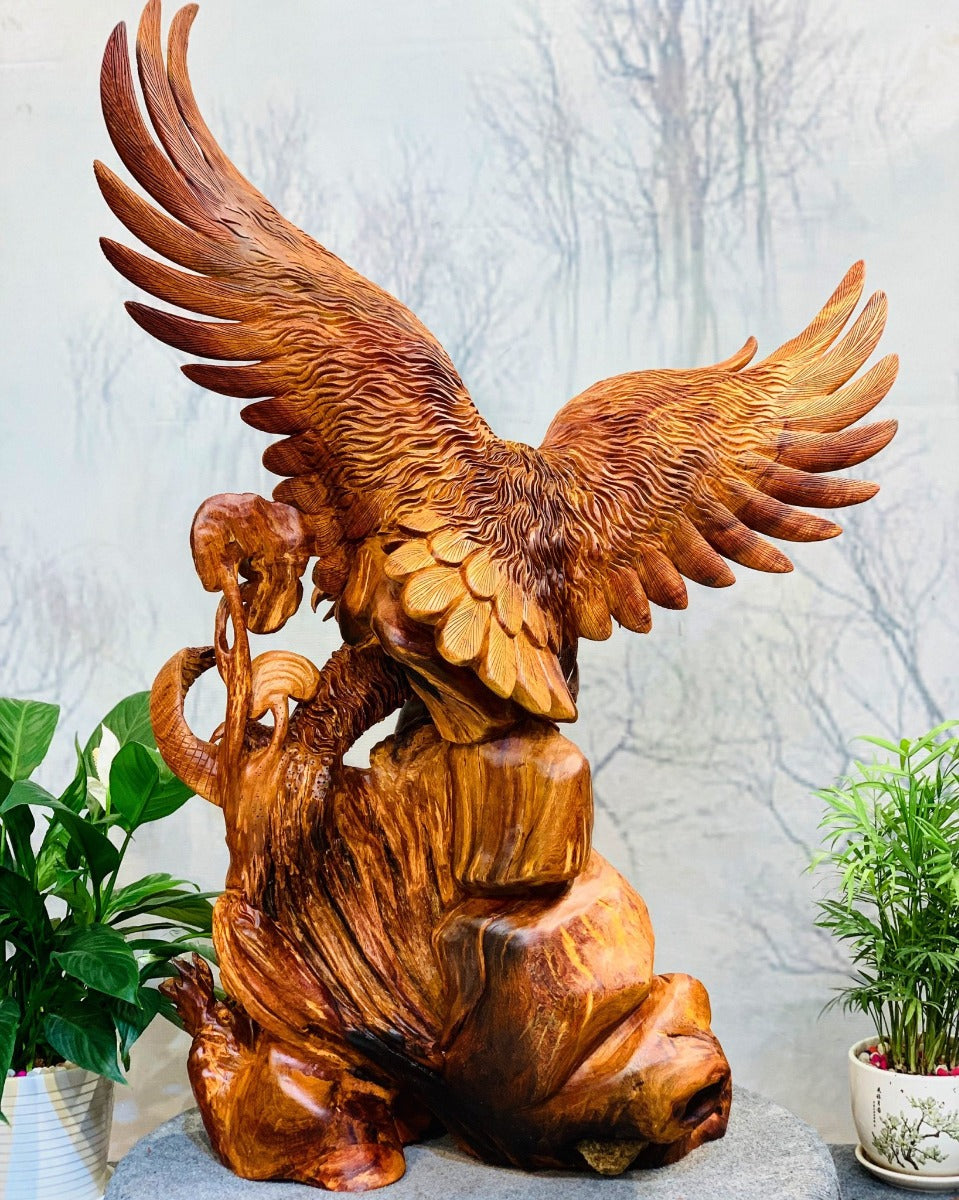 Linh Vật Đại Bàng Phong Thủy Cắp Rắn Mãng Xà