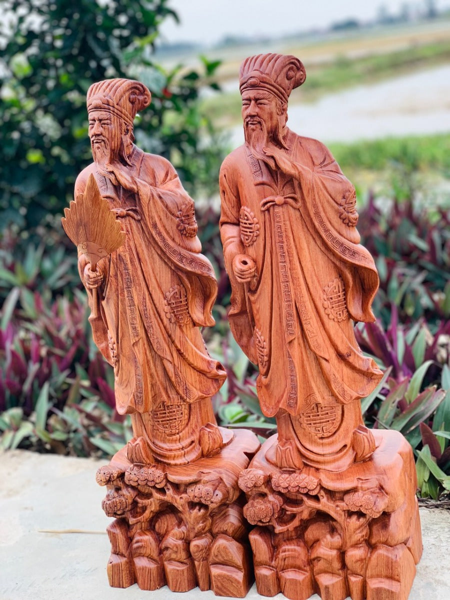 Tượng Quân Sư Gia Cát Lượng Cầm Quạt Đứng Trên Đế Tùng