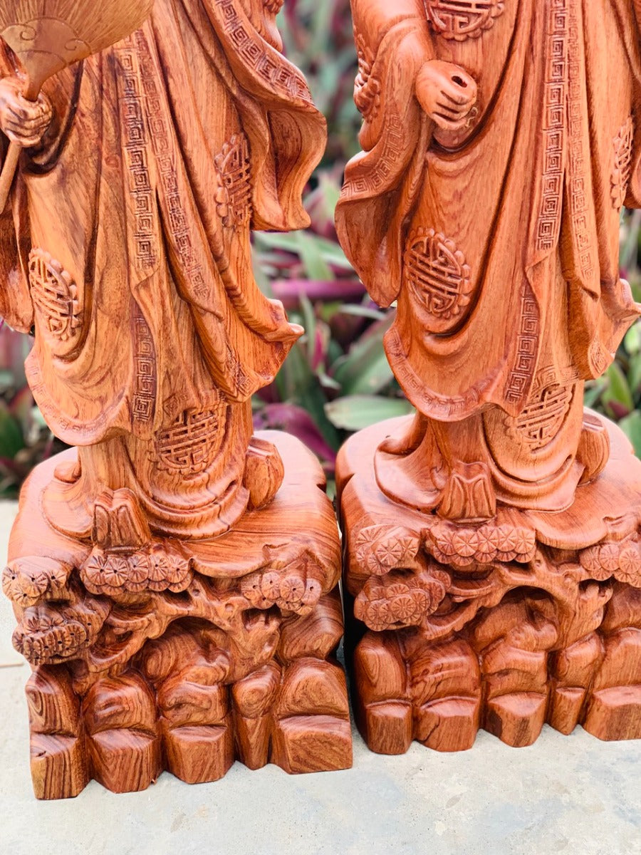 Tượng Quân Sư Gia Cát Lượng Cầm Quạt Đứng Trên Đế Tùng