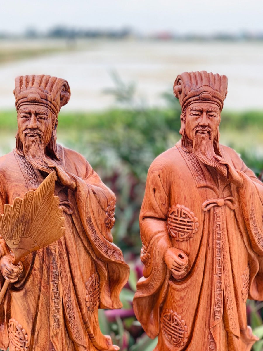 Tượng Quân Sư Gia Cát Lượng Cầm Quạt Đứng Trên Đế Tùng