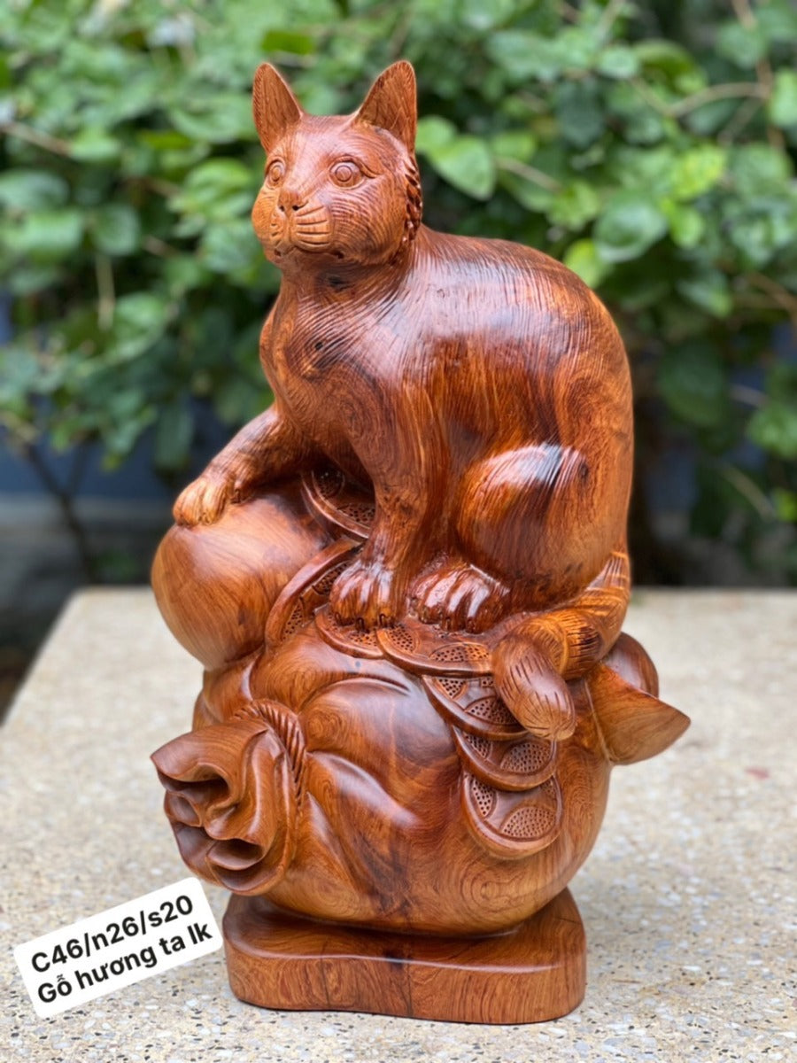 Tượng Linh Vật Con Mèo Ngồi Bao Tiền Tài Lộc Gỗ Hương Ta