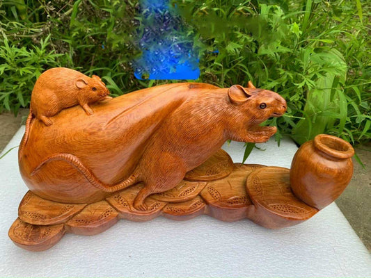 Tượng Linh Vật Chuột Kéo Bao Tiền Tài Lộc