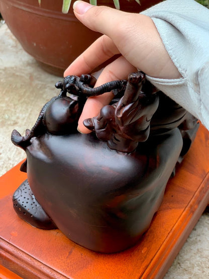 Cụ Di Lặc Ngồi Bao Tiền Hai Tiểu Đồng
