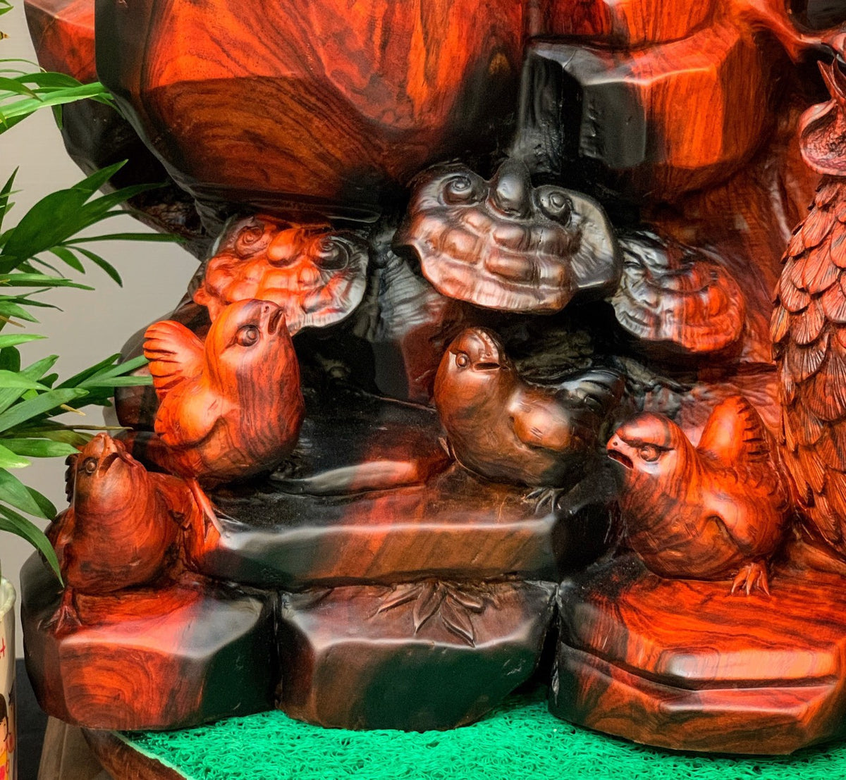 Gia đình gà gỗ trắc cao cấp
