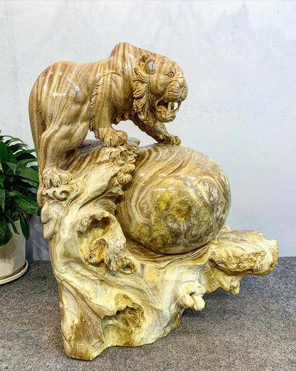 Tượng Mãnh Hổ Săn Mồi Gỗ Nu Ngọc Nghiến