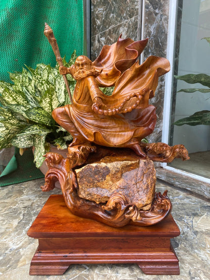 Cụ Đạt Ma Múa Võ Gỗ Hương Việt Ôm Đá Tự Nhiên