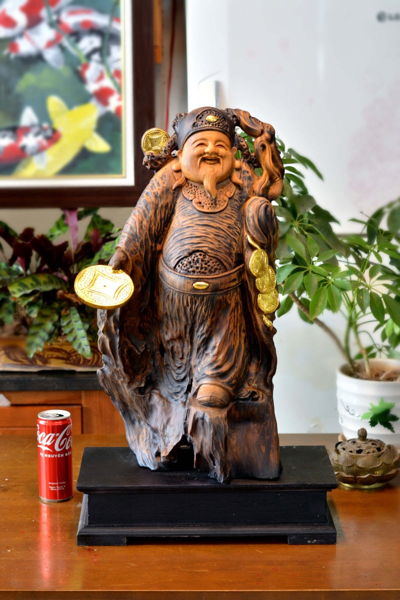 Tượng Thần Tài Nghênh Hỷ - Gỗ Bách Xanh Thơm Tự Nhiên