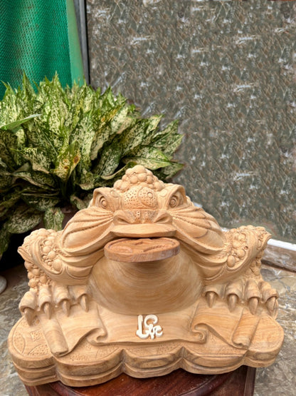 Tượng Cụ Cóc Thiềm Thừ - Gỗ Ngọc Am Liền Khối Thơm Tự Nhiên