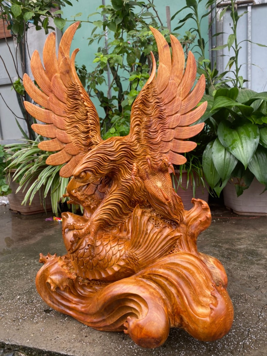 Tượng Phong Thủy Đại Bàng Săn Cá - Gỗ Hương Việt