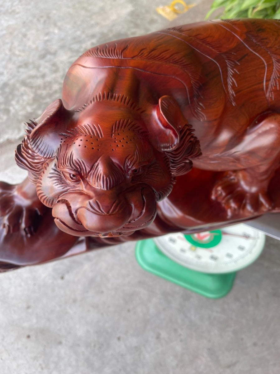 Tượng Báo Săn Mồi Phong Thủy - Gỗ Hương Ta Ngang 1m