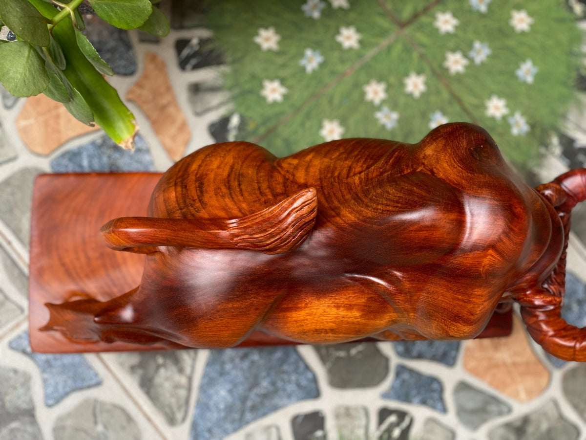 Tượng Bò Tót Chiêu Tài Lộc Phong Thủy - Gỗ Hương Ta Biểu Tượng Tài Chính Phố Wall