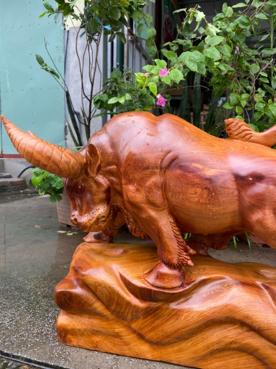 Tượng Bò Tót Phố Wall Chiêu Tài Lộc Phong Thủy - Gỗ Hương Việt Tuyệt Đẹp