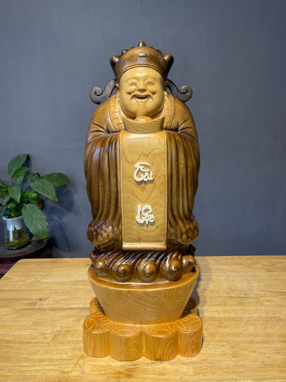 Tượng Thần Tài Tài Lộc Đứng Trên Thỏi Vàng - Gỗ Pơ Mu