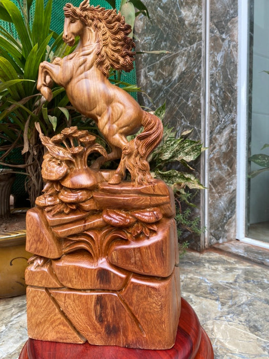 Tượng Nhất Mã Phi Thiên - Gỗ Hương Ta Gia Lai Liền Khối