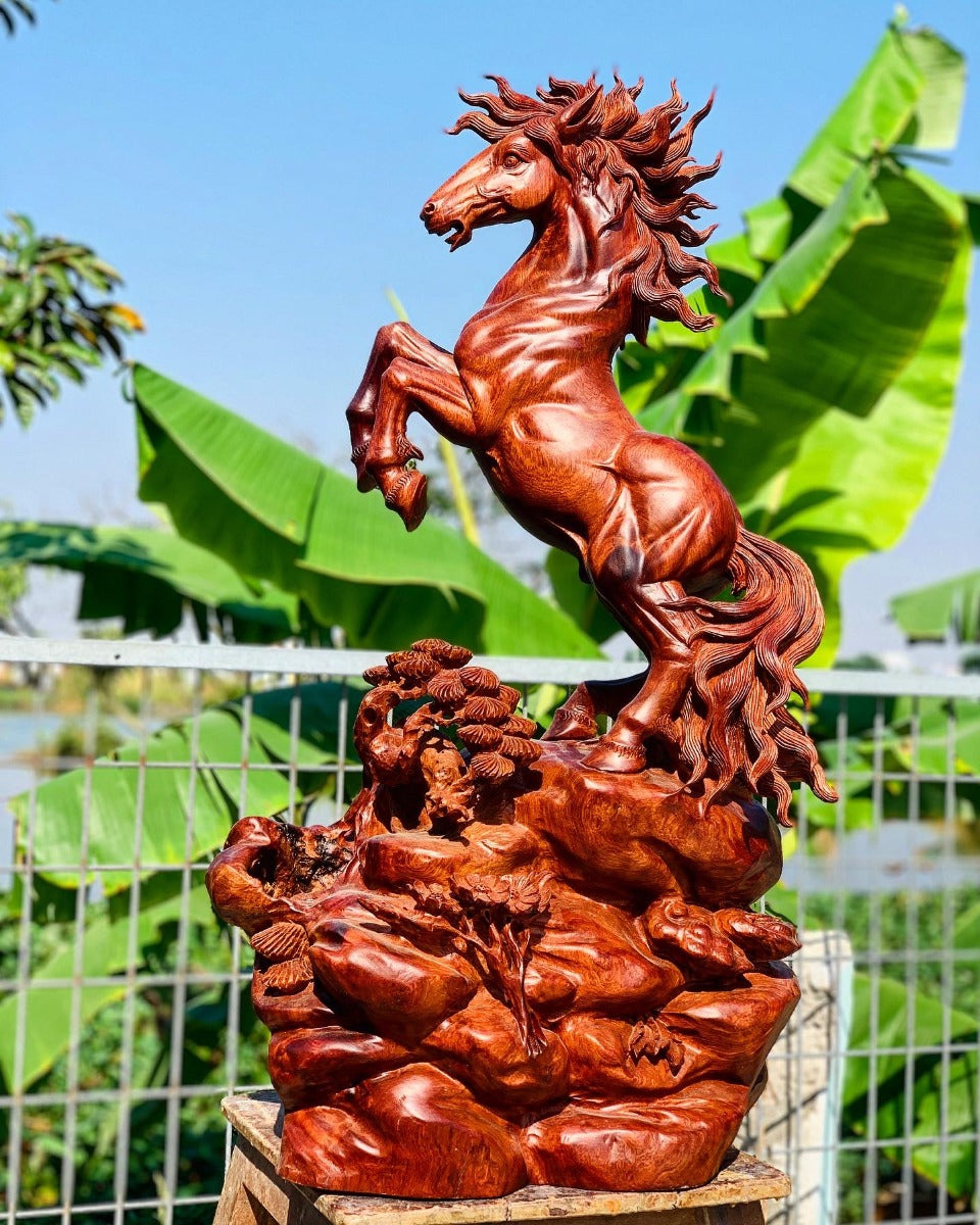 Tượng Nhất Mã Phi Thiên - Gỗ Hương Ta Tuyệt Đẹp Cao 71Cm