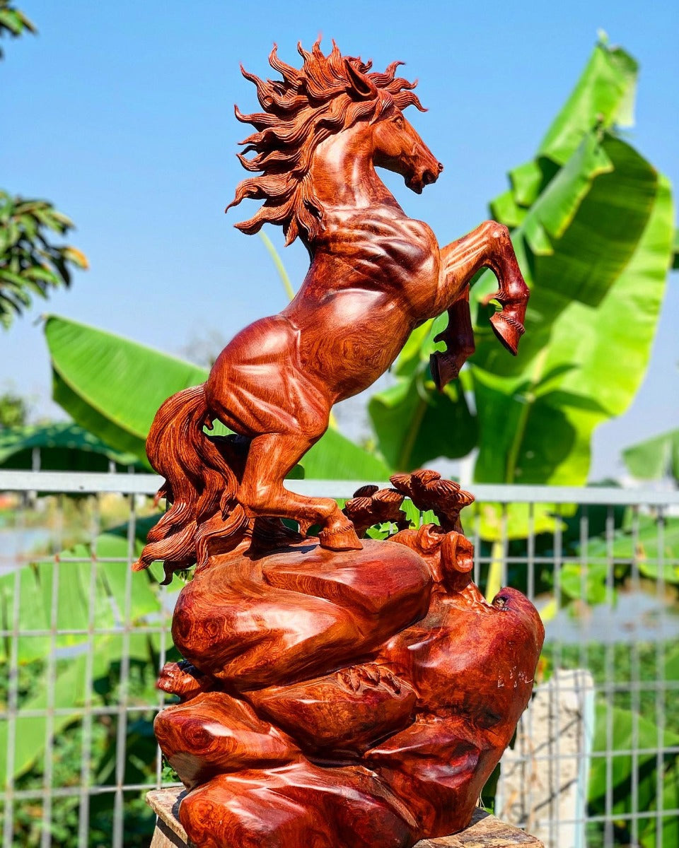 Tượng Nhất Mã Phi Thiên - Gỗ Hương Ta Tuyệt Đẹp Cao 71Cm