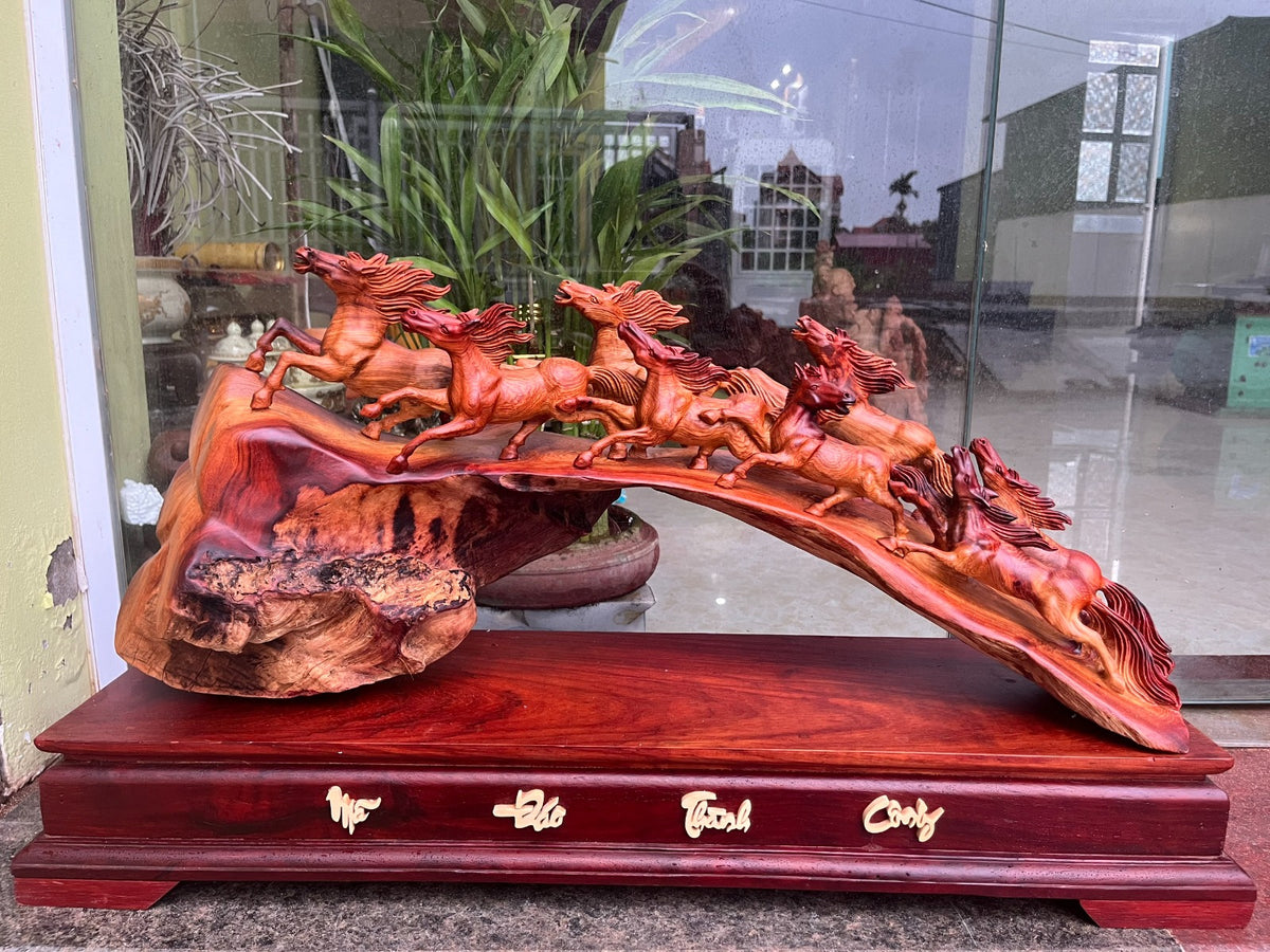 Tượng Gỗ Bát Mã Truy Phong - Biểu Tượng Của Thành Công - Gỗ Hương Ta