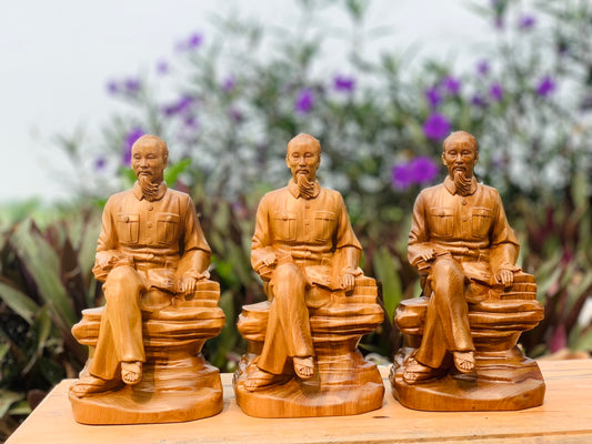 Tượng Bác Hồ Ngồi Đọc Sách - Chân Dung Hồ Chủ Tịch - Gỗ Bách Xanh Để Bàn Tuyệt Đẹp