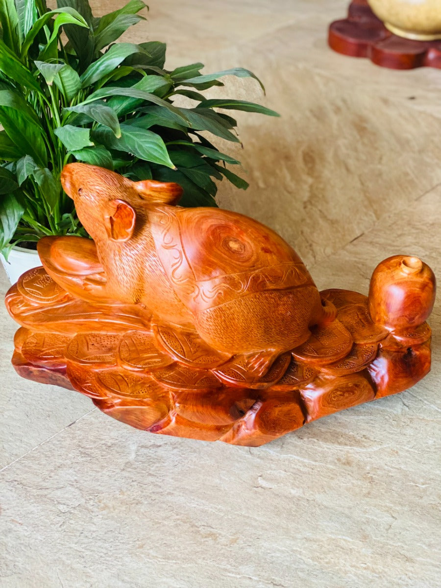Tượng Cụ Tí Tài Lộc Ngồi Bao Tiền Ôm Chĩnh Vàng - Gỗ Sụn Hương Việt Liền Khối