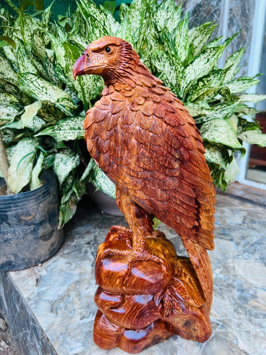 Đại Bàng Đứng Phong Thủy Gỗ Hương Cao 48cm