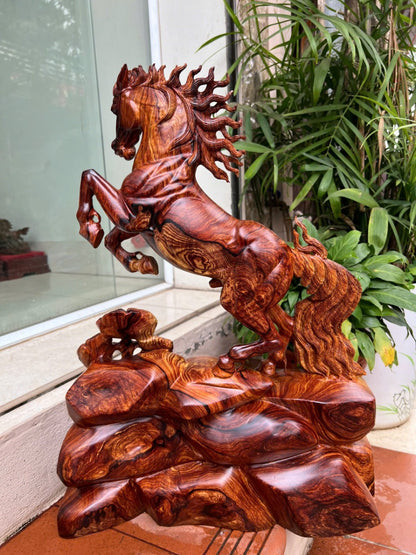 Tượng Linh Vật Ngựa Nhất Mã Phi Thiên Gỗ Cẩm Việt Cao 54cm