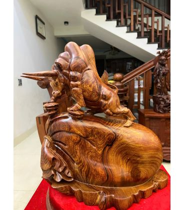 Tượng Linh Vật Bò Tót Thịnh Vượng Gỗ Cẩm Việt Vân Chun Sụn Cao 43
